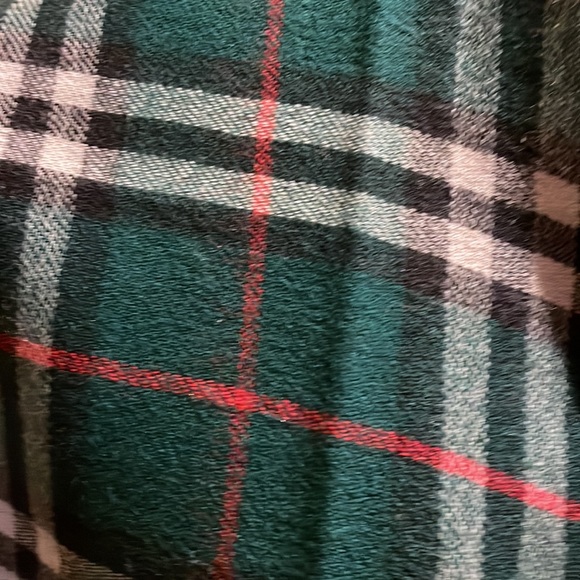 Burberry Pure Wool Wrap/Scarf - Picture 6 of 8